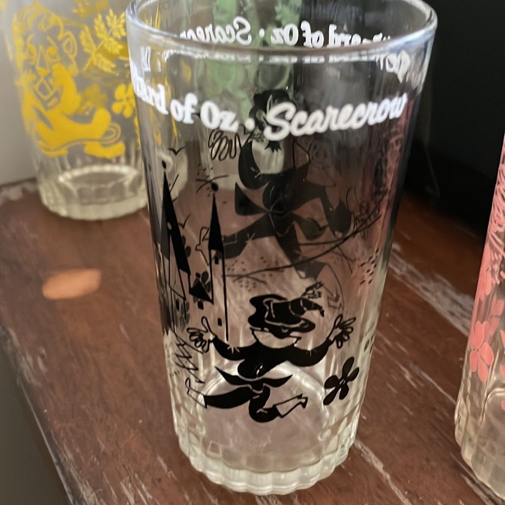 Wizard of Oz switch peanut butter character glass set - Picture 3 of 7